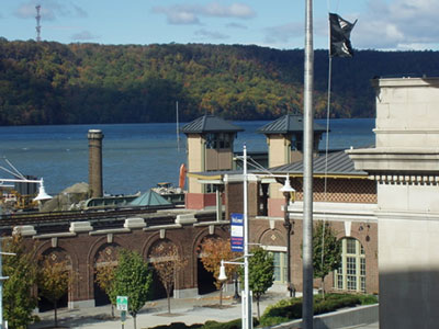Hudson River Art Gallery